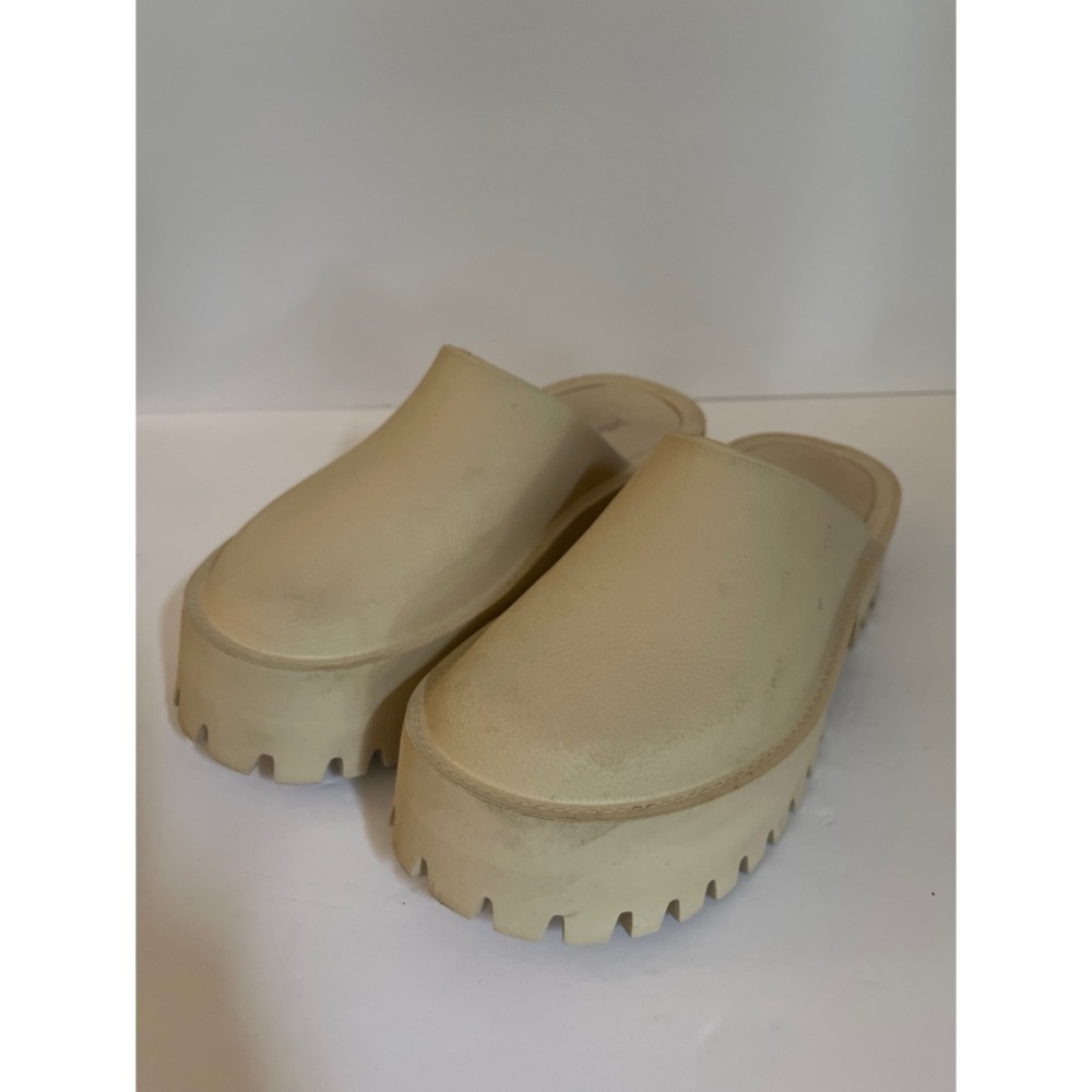 Jeffrey Campbell Taupe Rubber Platform Clogs Women’s Size 8